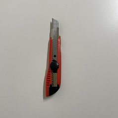 Univerzální odlamovací nůž 18 mm(dárek 1x bal. k objednávce).