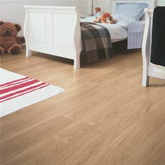 Quick-Step Bílá lakovaná dubová.jpeg